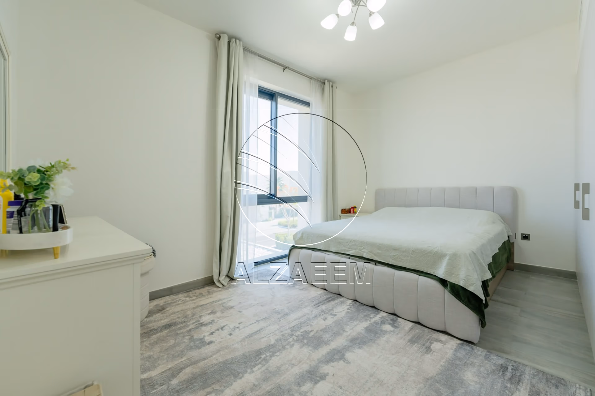 VACANT! Corner | Single Row | Fully Furnished