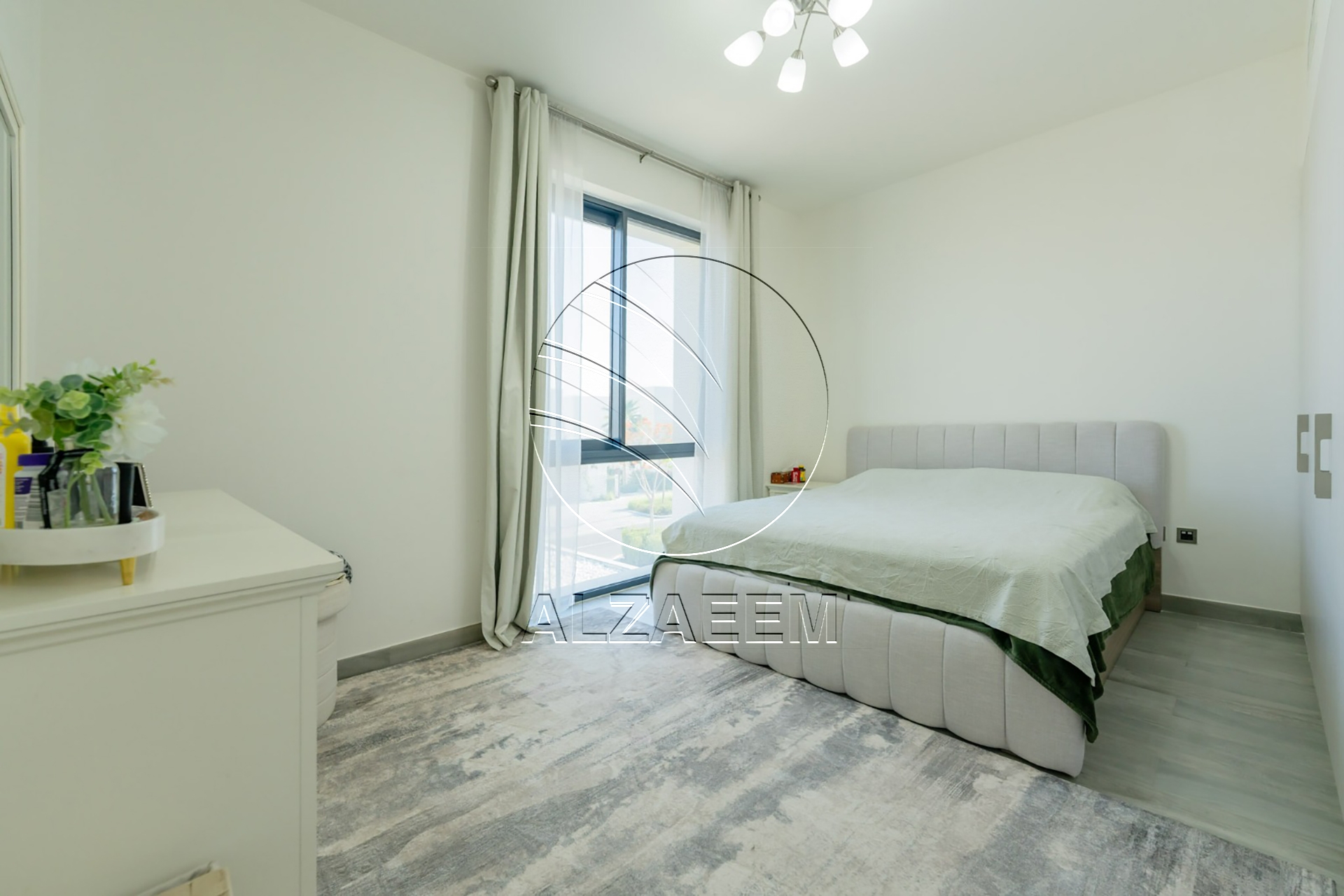 VACANT! Corner | Single Row | Fully Furnished