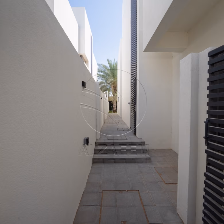 √Corner Unit | 5BR Villa with Pod | 2 Majlis√