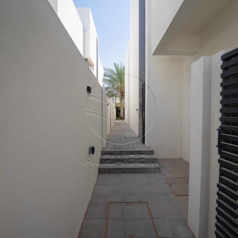 √Corner Unit | 5BR Villa with Pod | 2 Majlis√