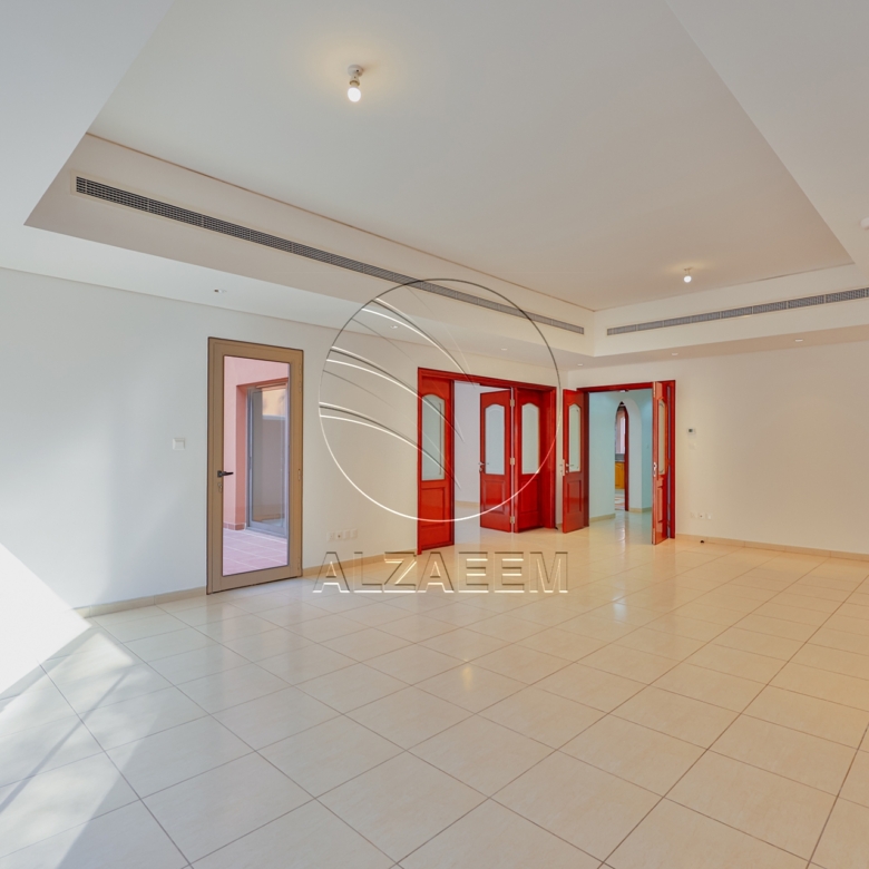 √Prime Location | UPCOMING | Private Garden√