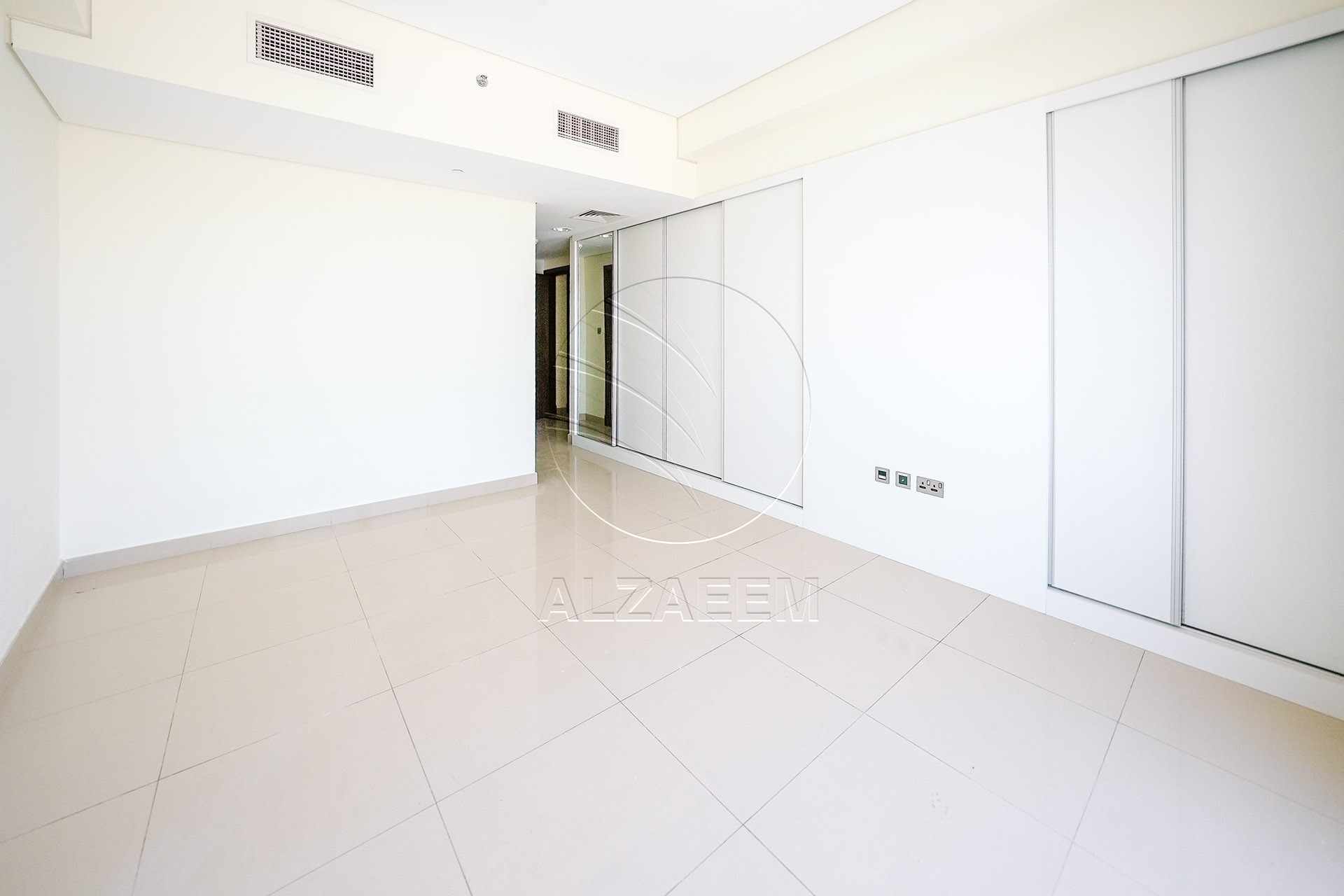 TOP FLOOR | Full Sea View | Move-in Ready