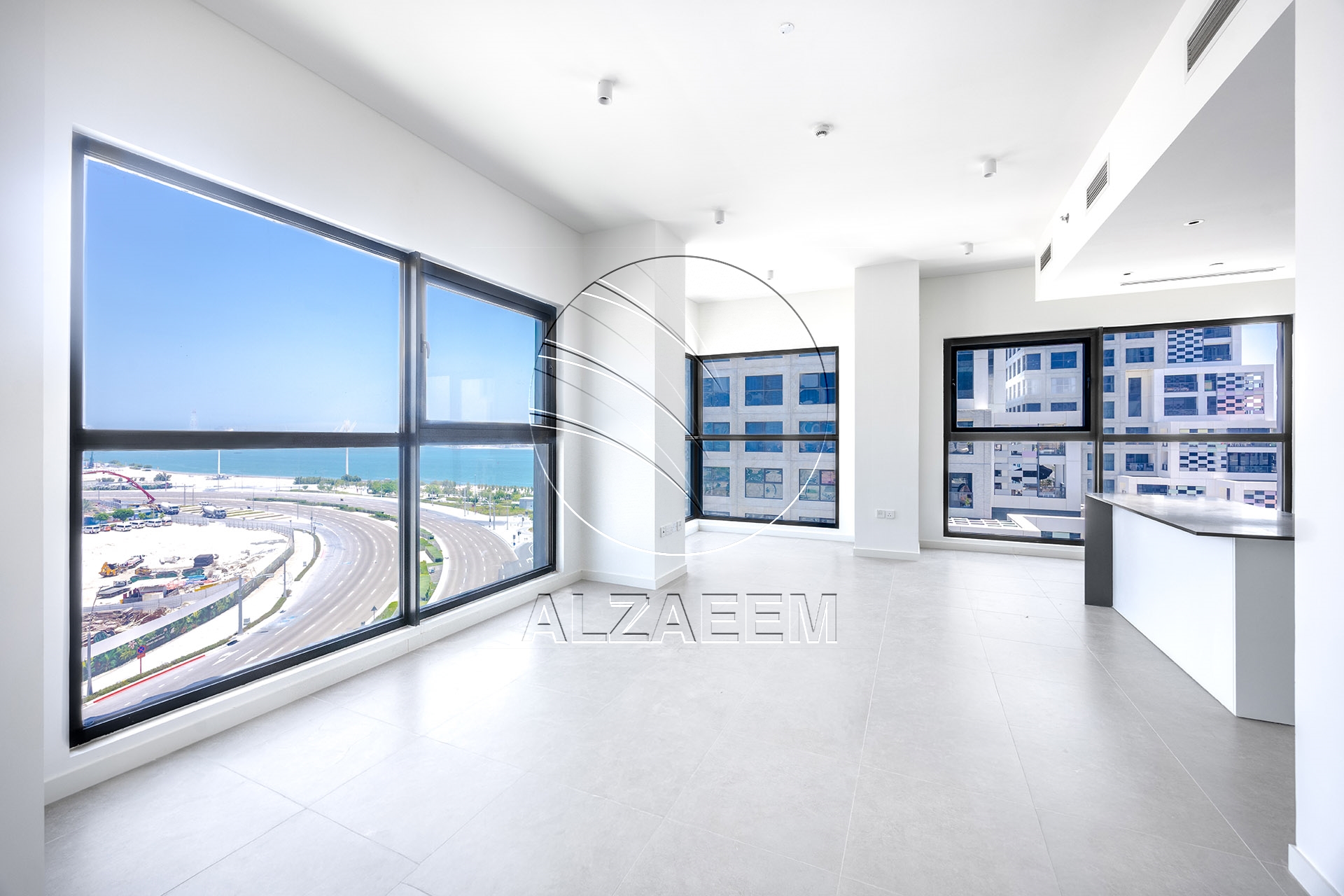 Vacant High Level Unit with Partial Sea View