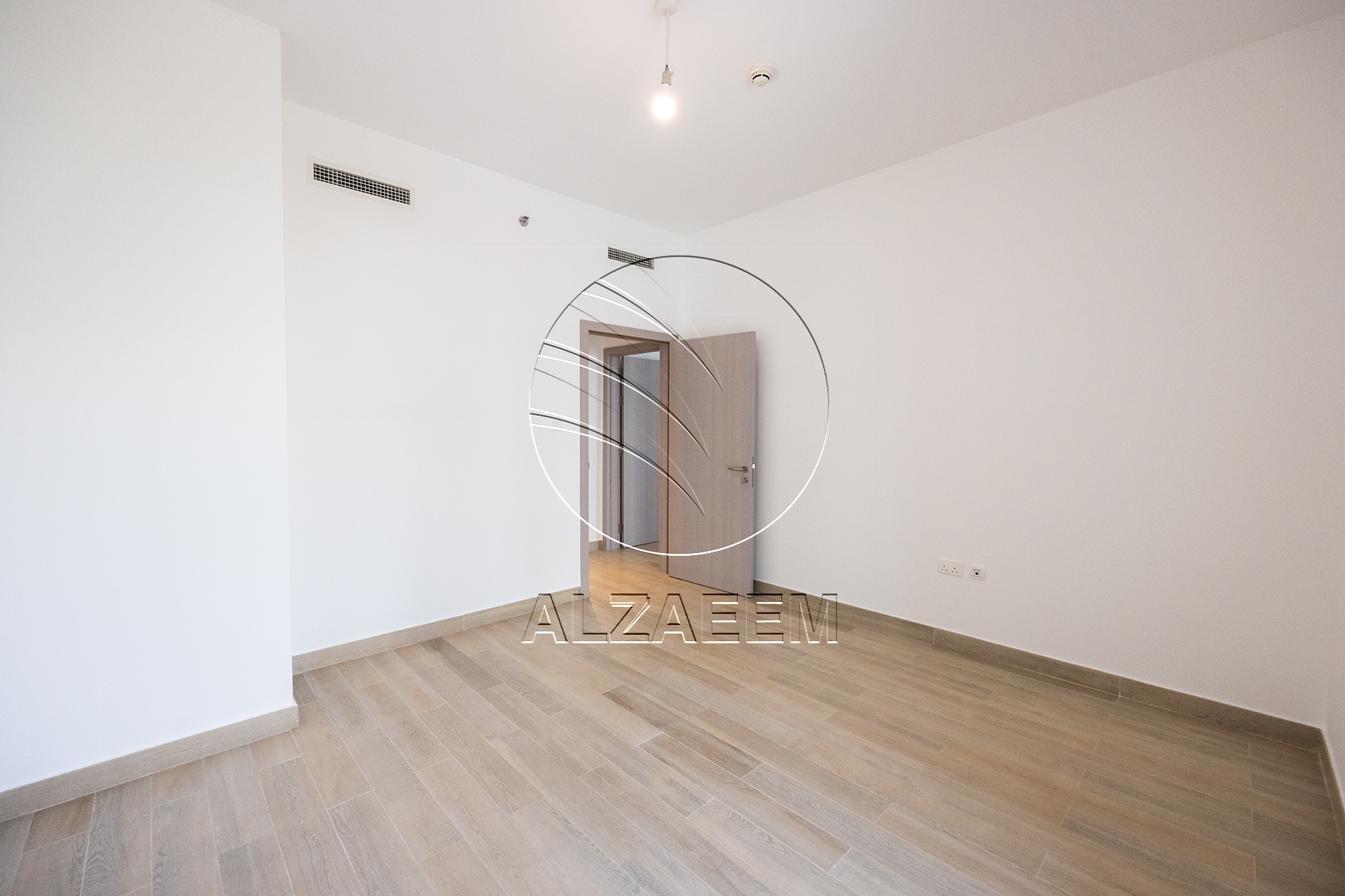 √ VACANT | Partial Canal View | Flexi Payments √