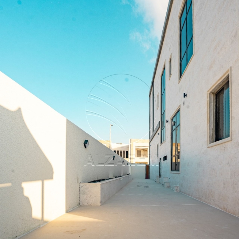 √Near Hand Over! Single Row Villa | High Ceiling√