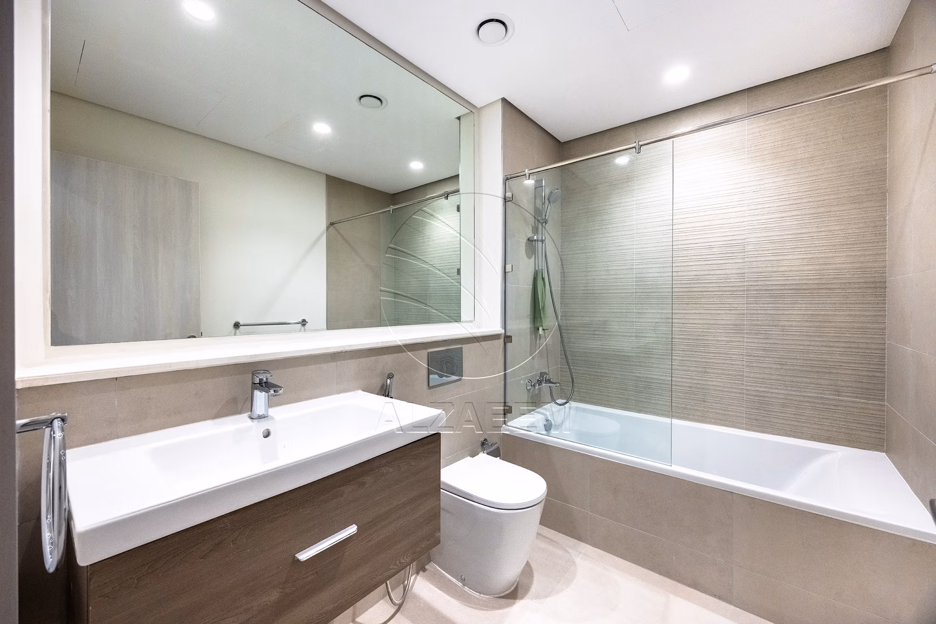 √ TOP FLOOR | Stunning Golf View | 2 Balconies √