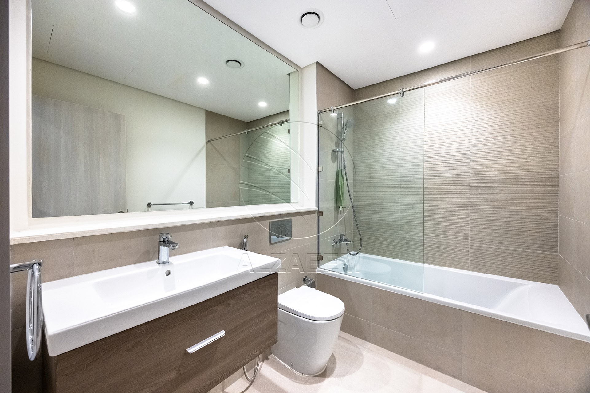 √ TOP FLOOR | Stunning Golf View | 2 Balconies √