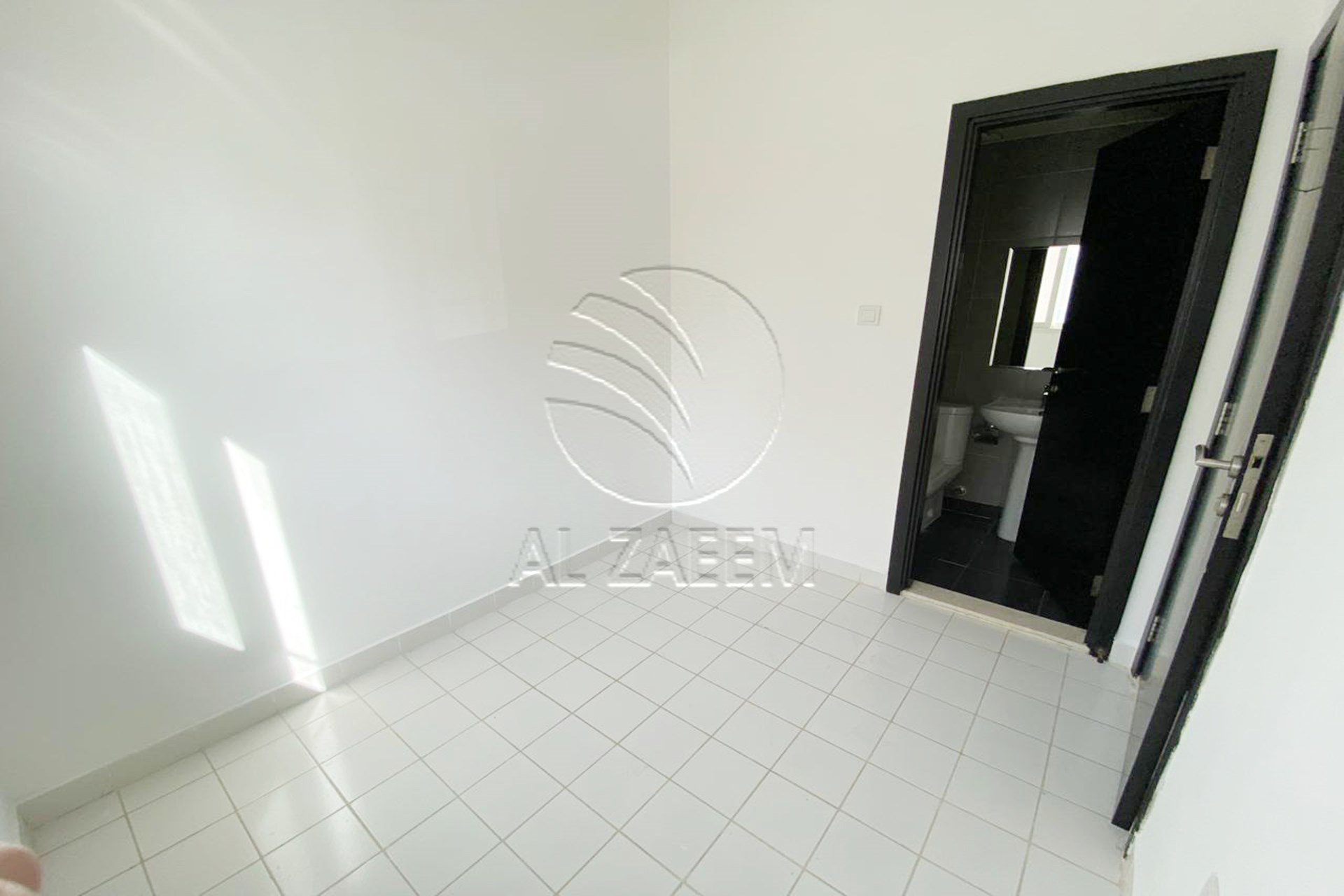 √Vacant ! Community View | Mid Level√