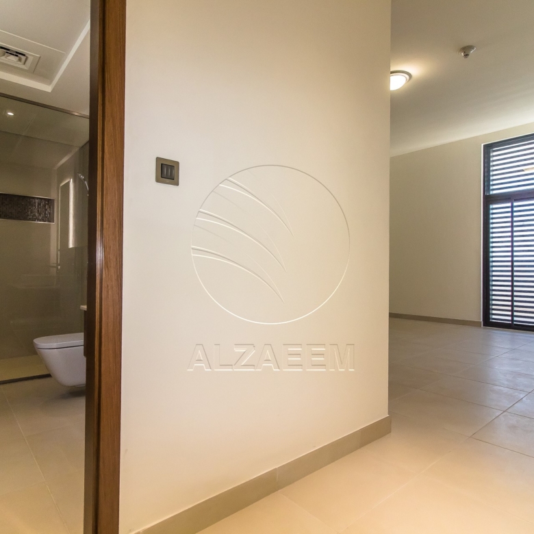 VACANT! 5BR+Maid | Mid Unit-Double Row