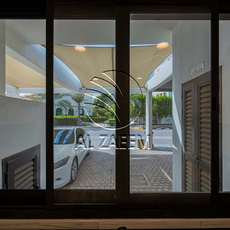 Single Row | Prime Location | VACANT!