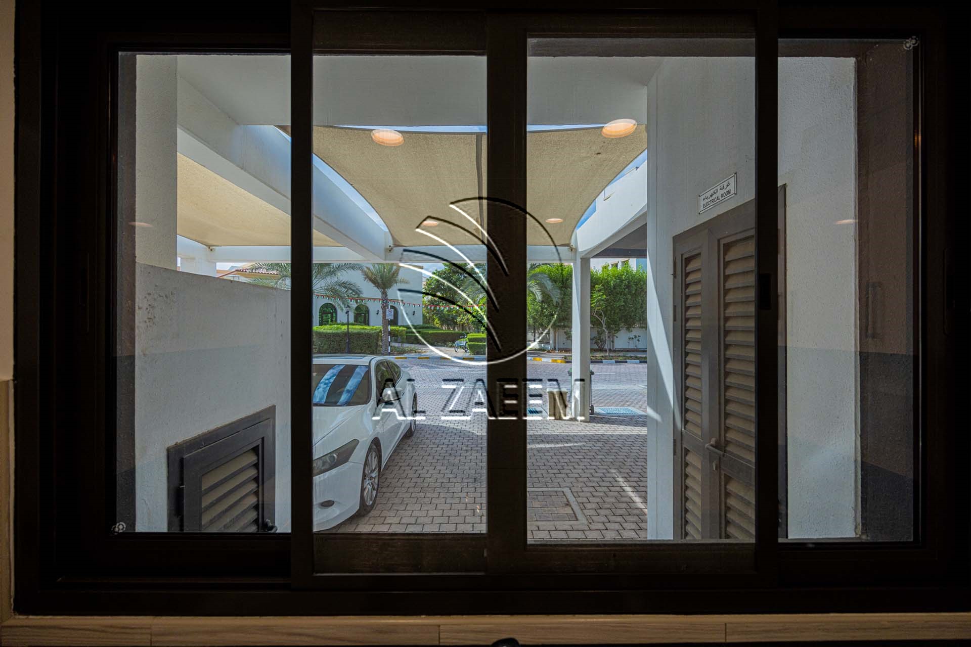 Single Row | Prime Location | VACANT!