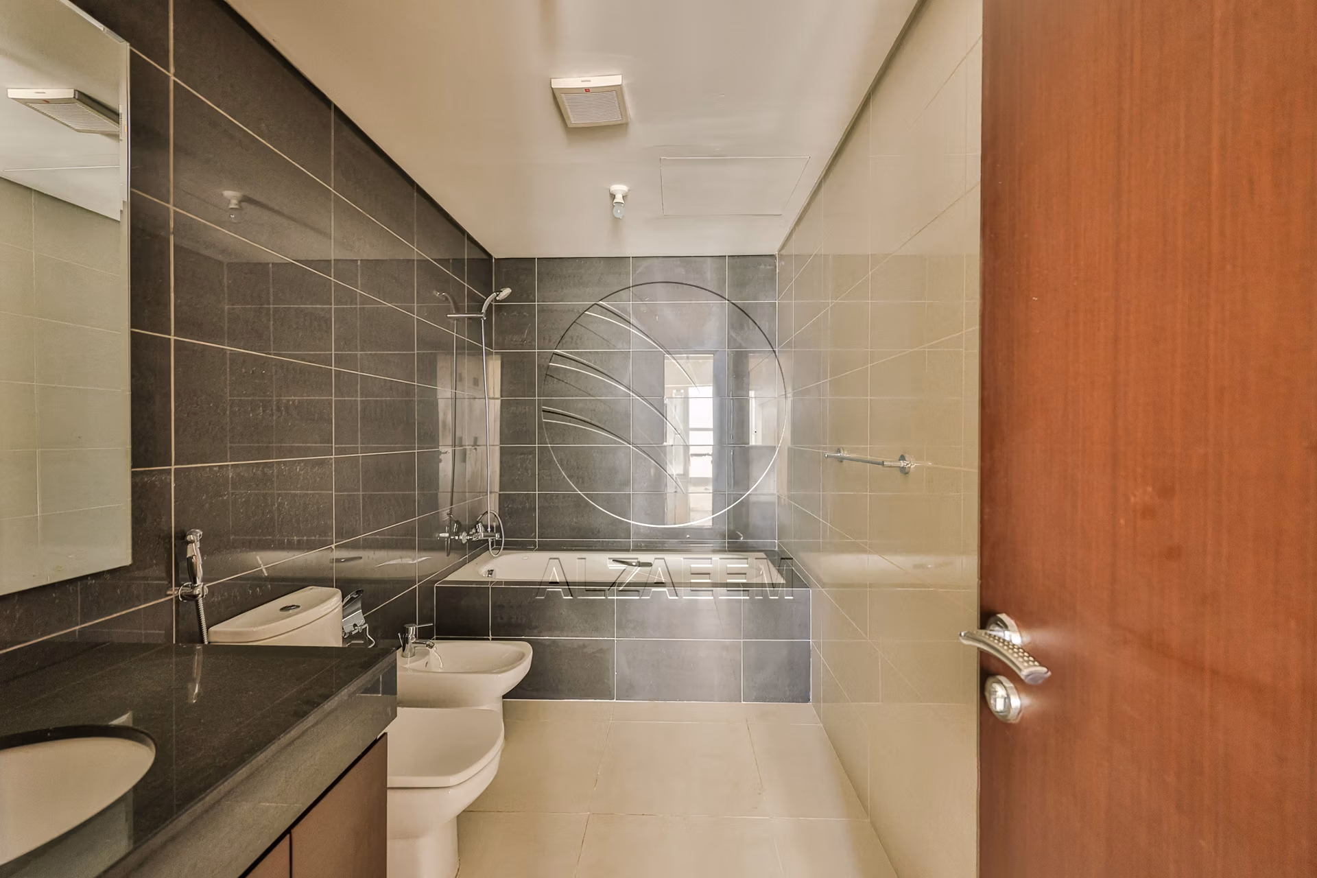 HIGH Level | BIG LAYOUT | Balcony | Open Kitchen