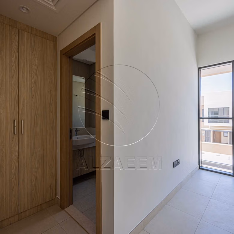 √EXCLUSIVE! Spacious 2BR+Maid | Single Row Mid√