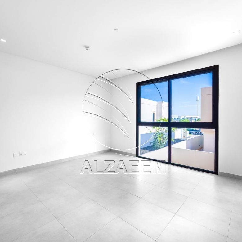√Corner Unit | Double Row | Move-in Ready√