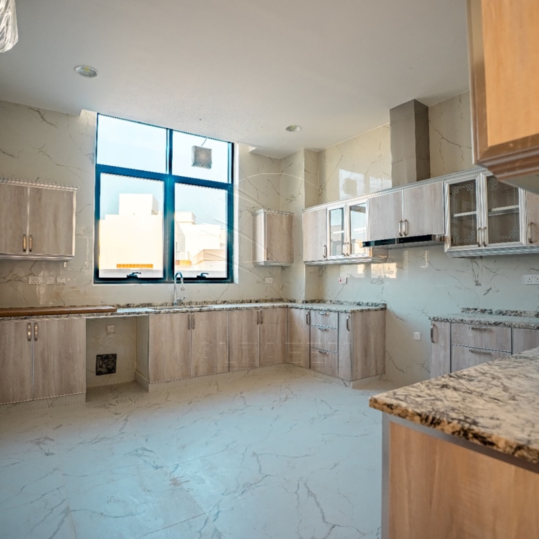 √Single Row l Landscaped l 2Y Maintenance free√