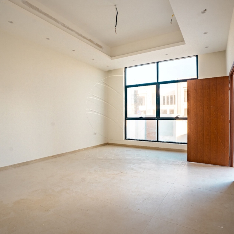 √Single Row l Landscaped l 2Y Maintenance free√