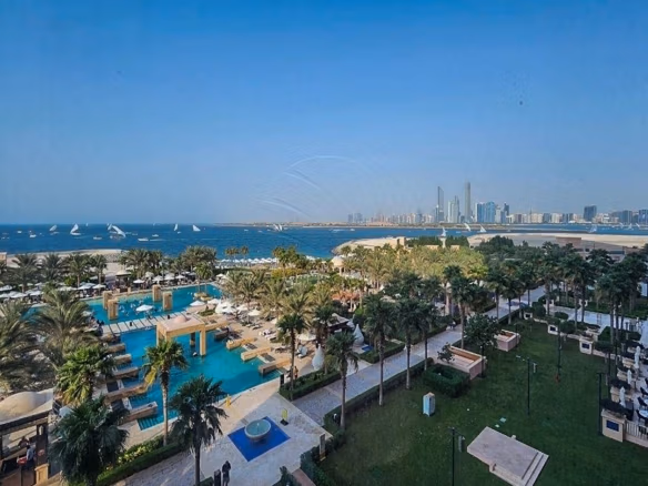 HOT DEAL! Sea View and Vacant Unit