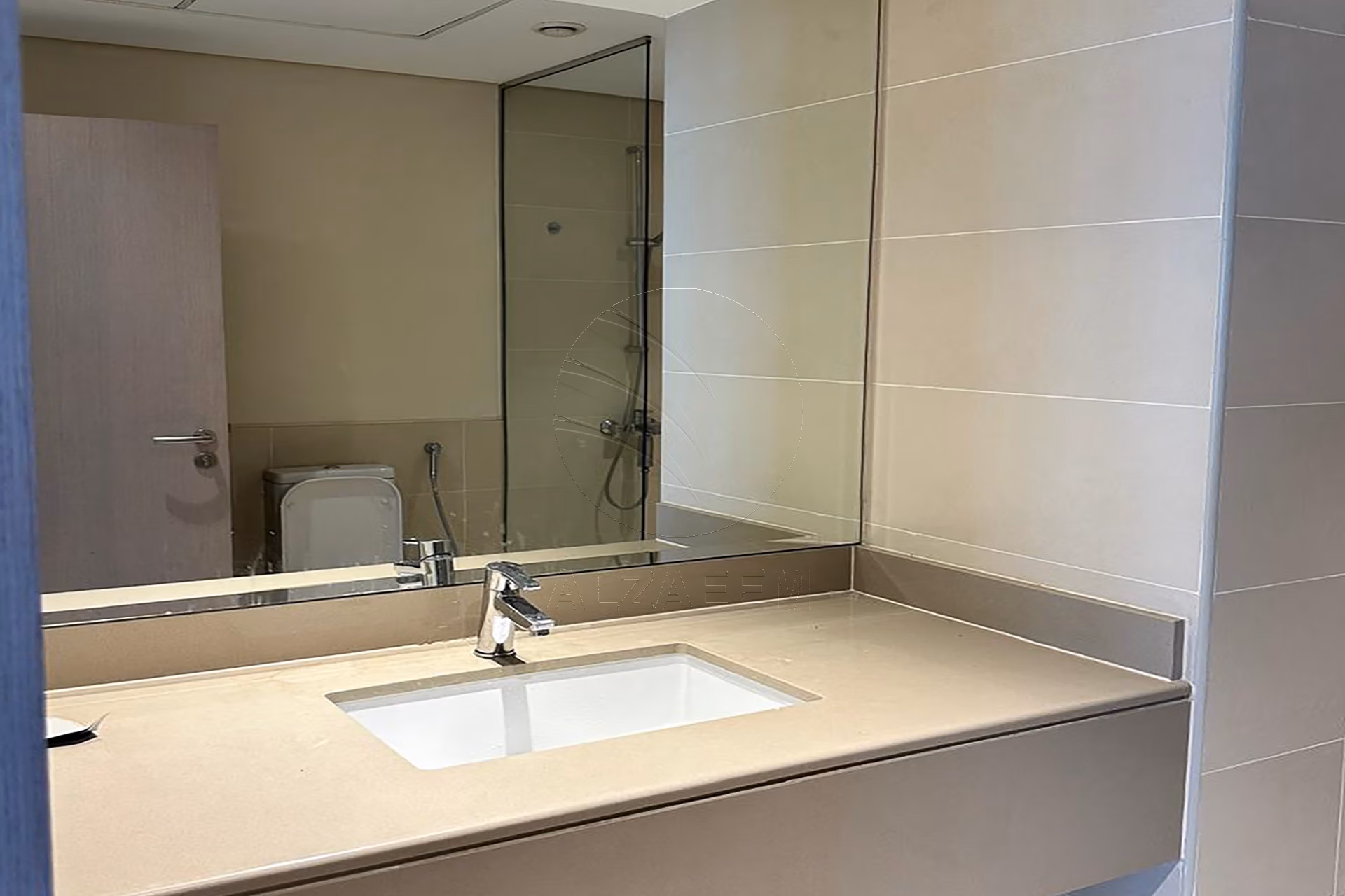 √ VACANT! High Level + Corner Unit | 3 Payments √
