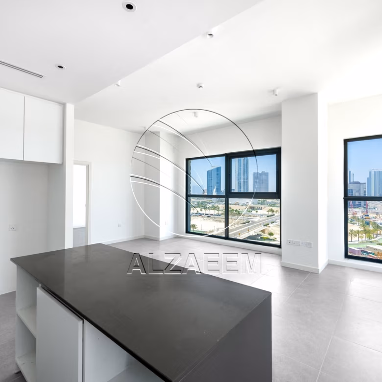Vacant High Level Unit with Partial Sea View