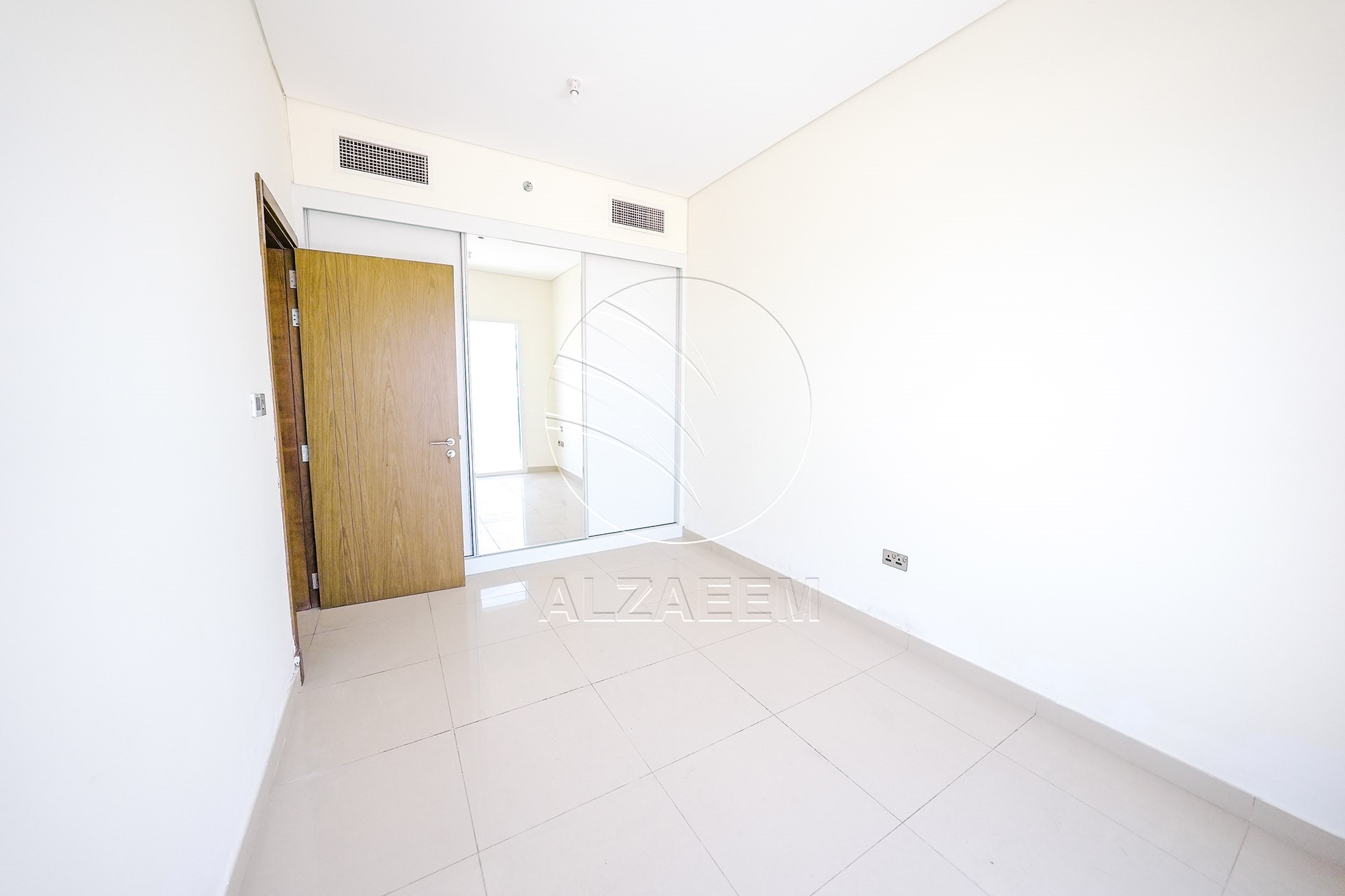 TOP FLOOR | Full Sea View | Move-in Ready