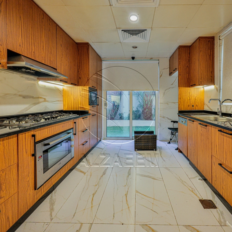 √ Private Pool | Type A | Tenanted | CORNER √