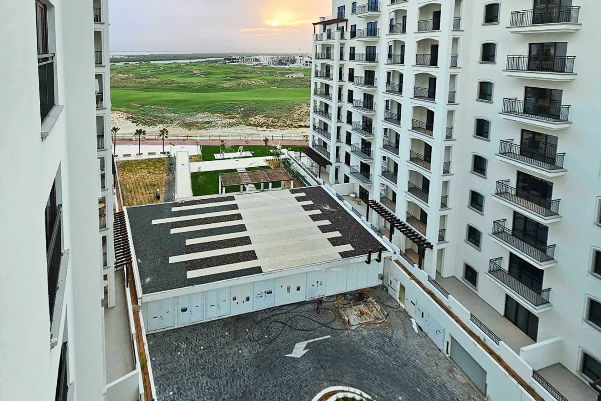 FURNISHED! High Floor | 2+M | Partial Golf View