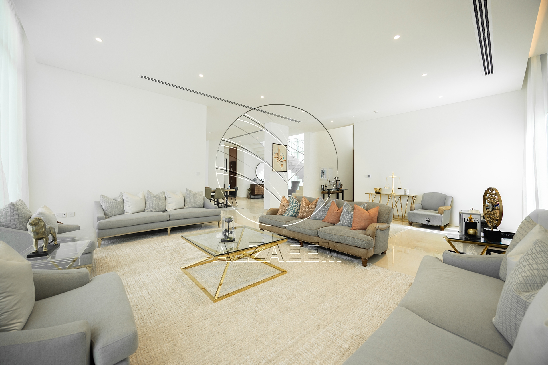 √CORNER 5BR Villa with Pool | Landscaped Garden√