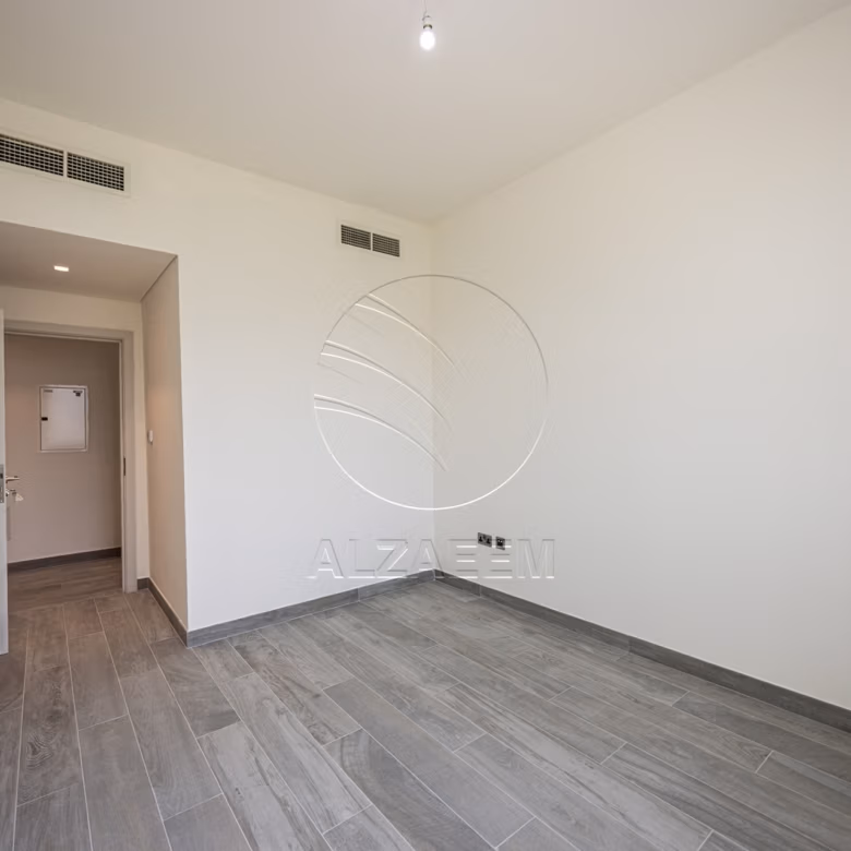 VACANT 3BR TH | Prime Location | NEW Family Home!