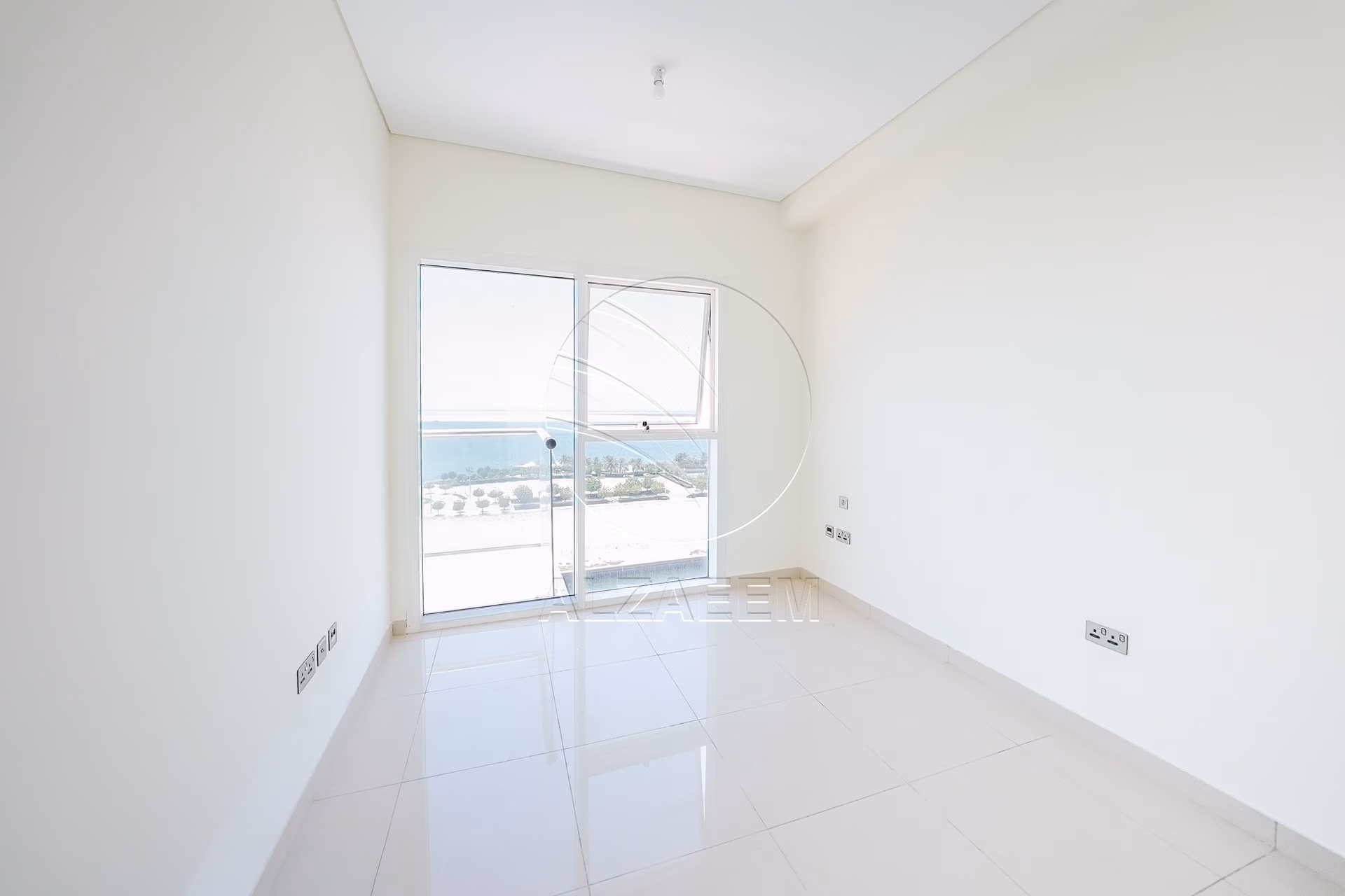 TOP FLOOR | Full Sea View | Move-in Ready