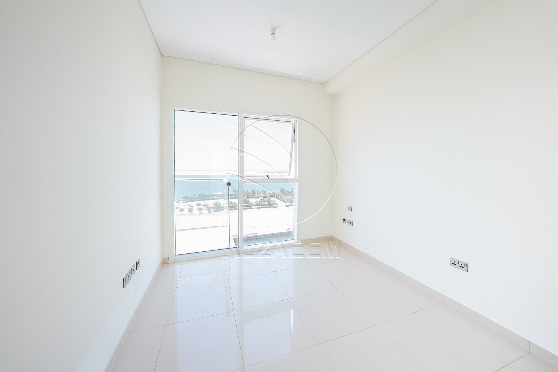 TOP FLOOR | Full Sea View | Move-in Ready