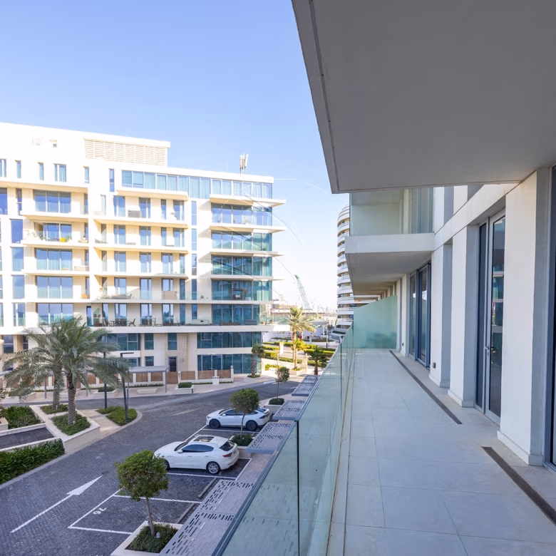 √ Sea View 2BR+M | Beach Access | Luxury Living √