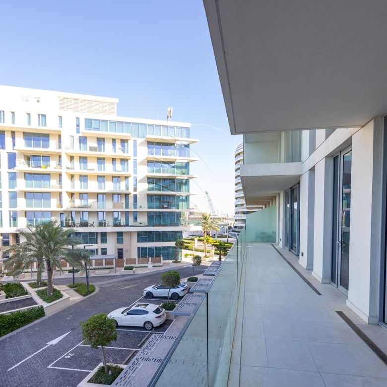 √ Sea View 2BR+M | Beach Access | Luxury Living √