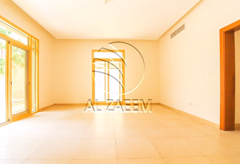 VACANT! Spacious Layout | Double row middle
