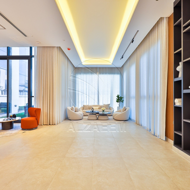 √ Single Row End | High Ceiling | Luxury Living √