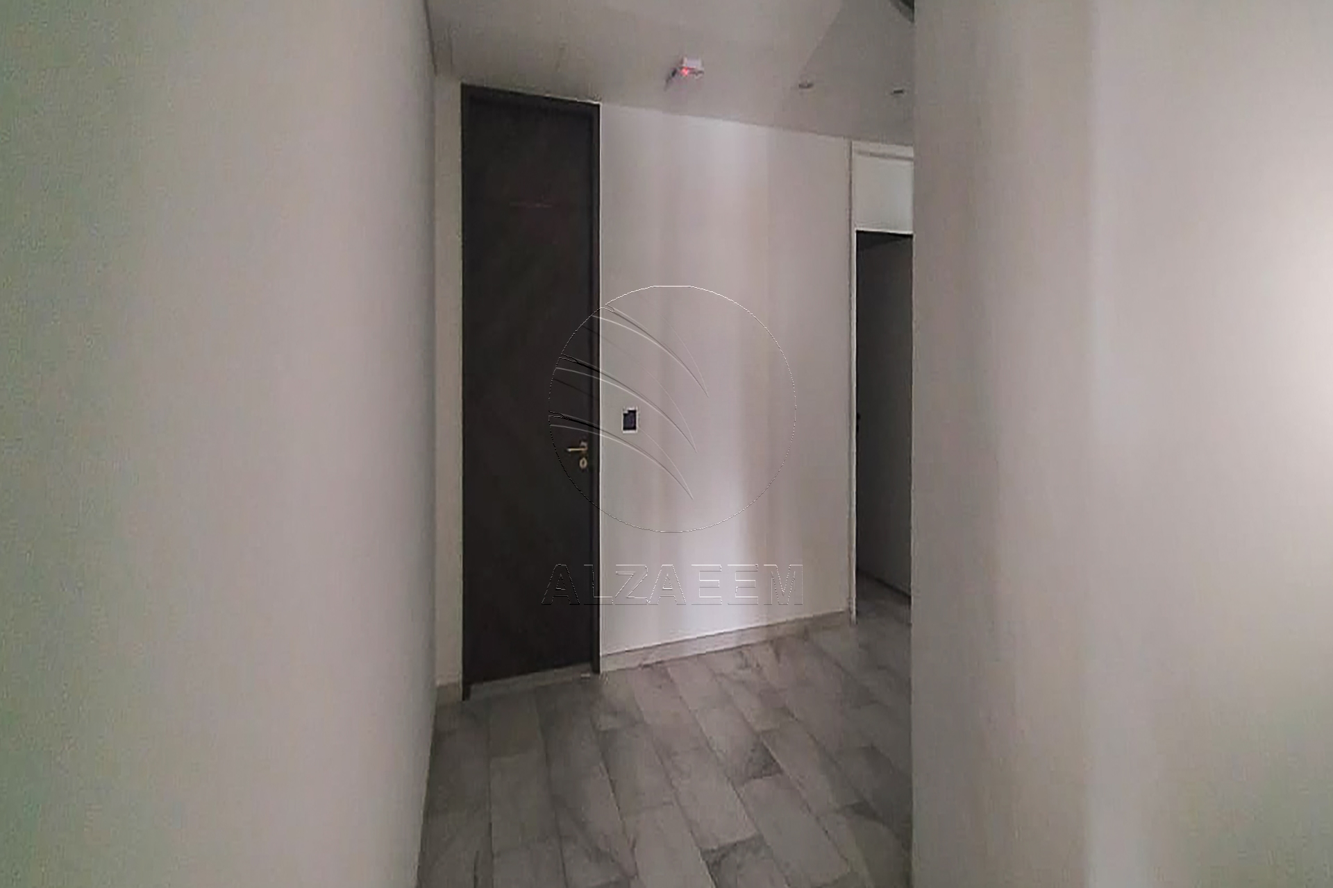 √ High-Level 2 Fitted Office Facing the Canal √