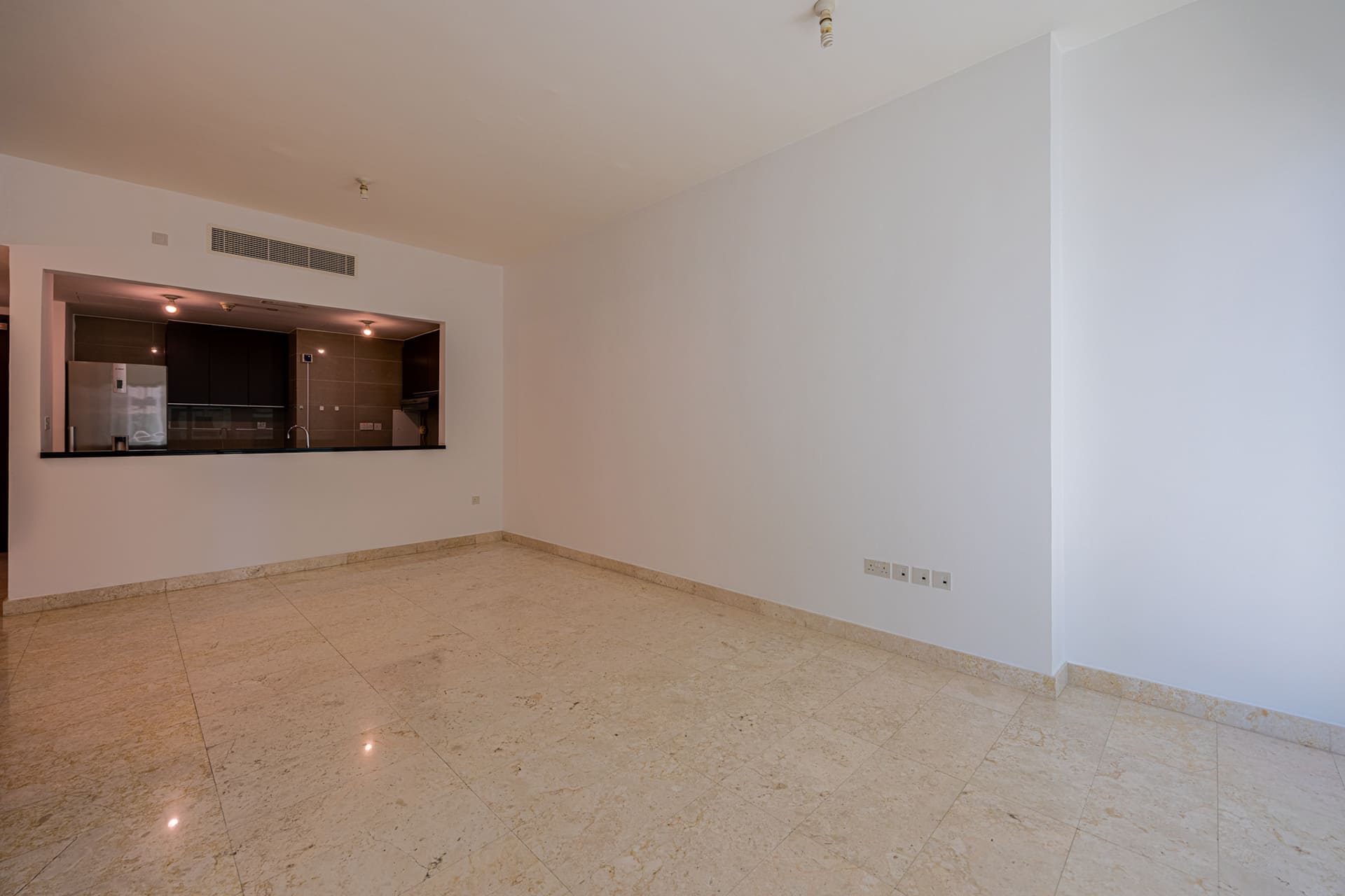 √High Floor | Balcony | Pool and Partial Sea View√