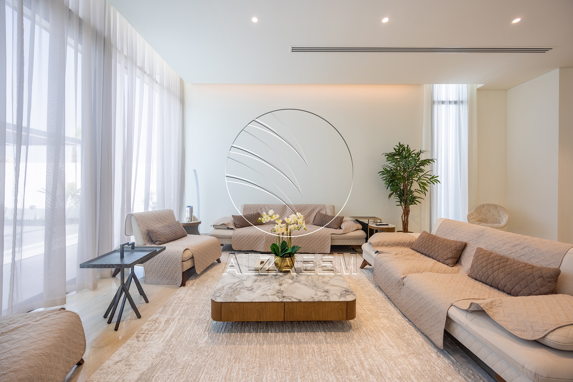 √CORNER 5BR Villa with Pool | Landscaped Garden√