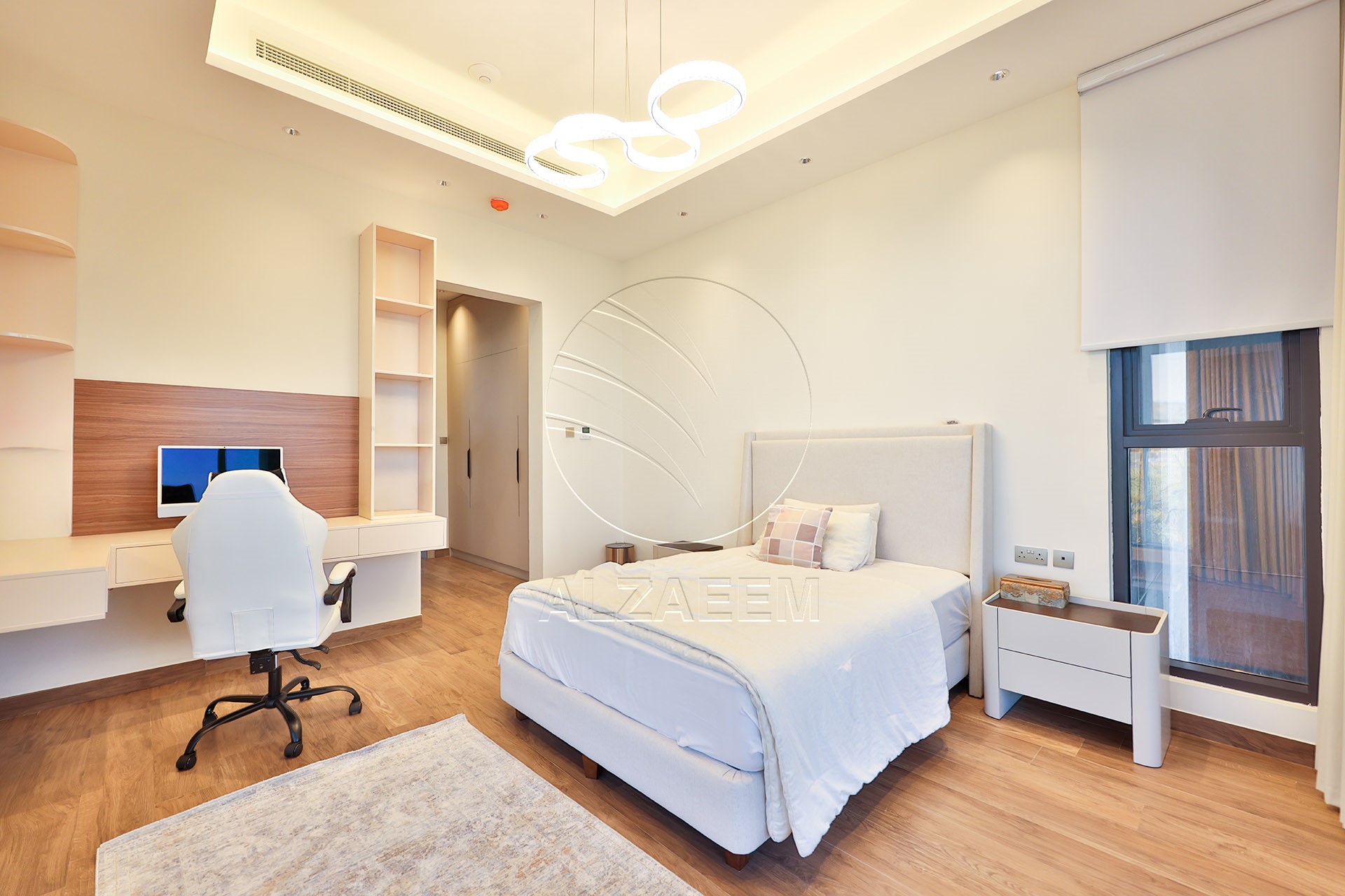 √ Single Row End | High Ceiling | Luxury Living √