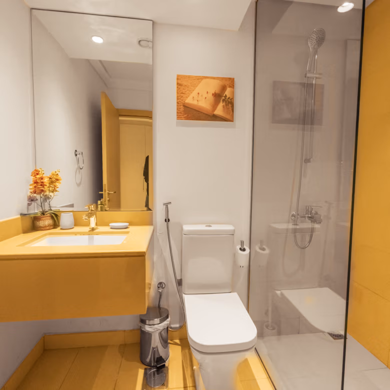 √ Full Canal View | VACANT | Fully Furnished √