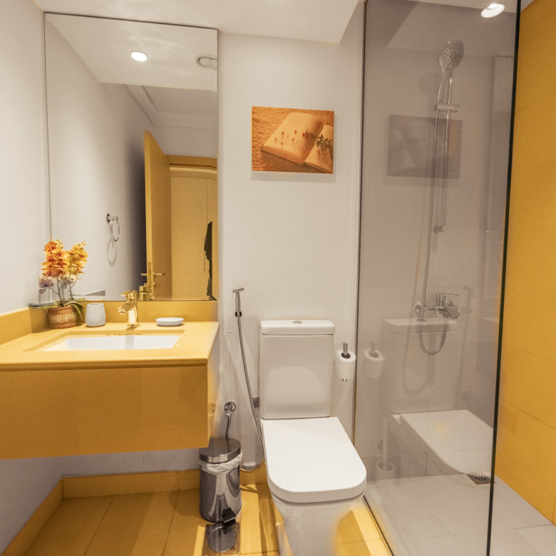 √ Full Canal View | VACANT | Fully Furnished √
