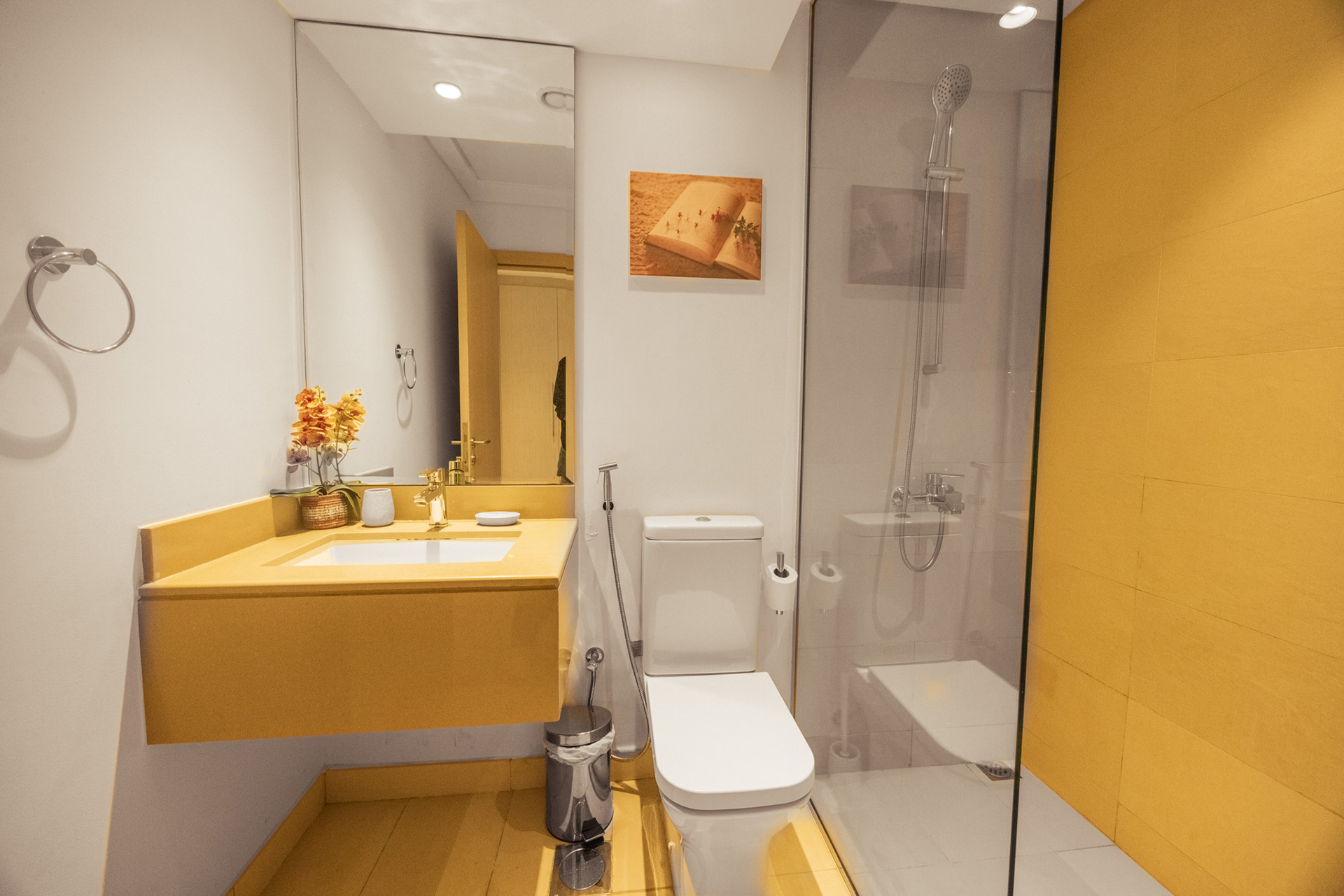 √ Full Canal View | VACANT | Fully Furnished √