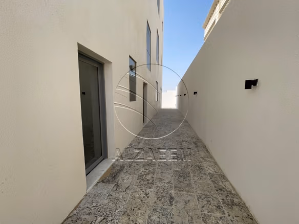 √ Mixed Use Villa | 5 Master Bedrooms | Majlis √