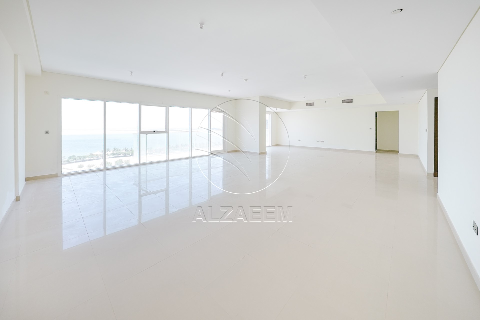 TOP FLOOR | Full Sea View | Move-in Ready