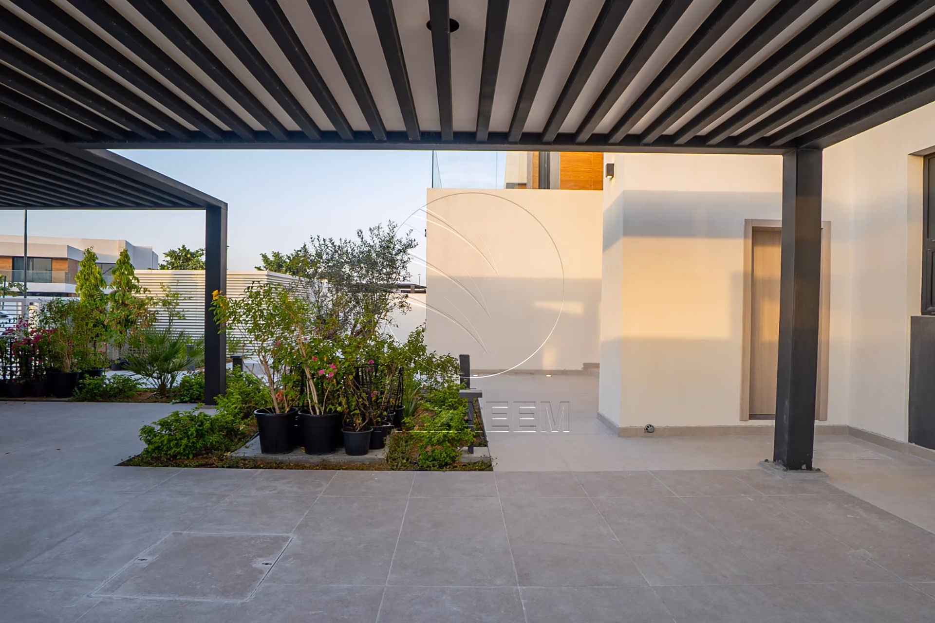 High Quality Upgraded Villa | Single Row | VACANT