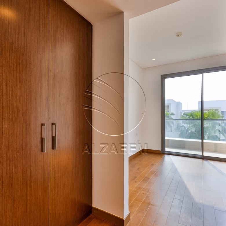 Golf Course View Villa + 1047Sqm Landscaped Plot