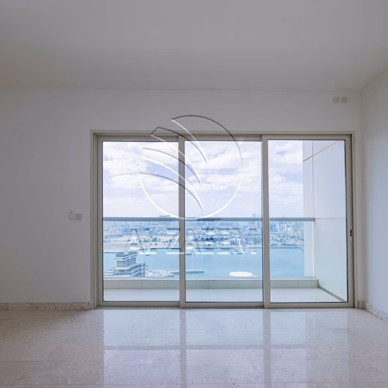 √ High Level | Vacant | Sea and Skyline Views √