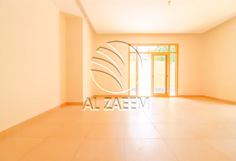 VACANT! Spacious Layout | Double row middle