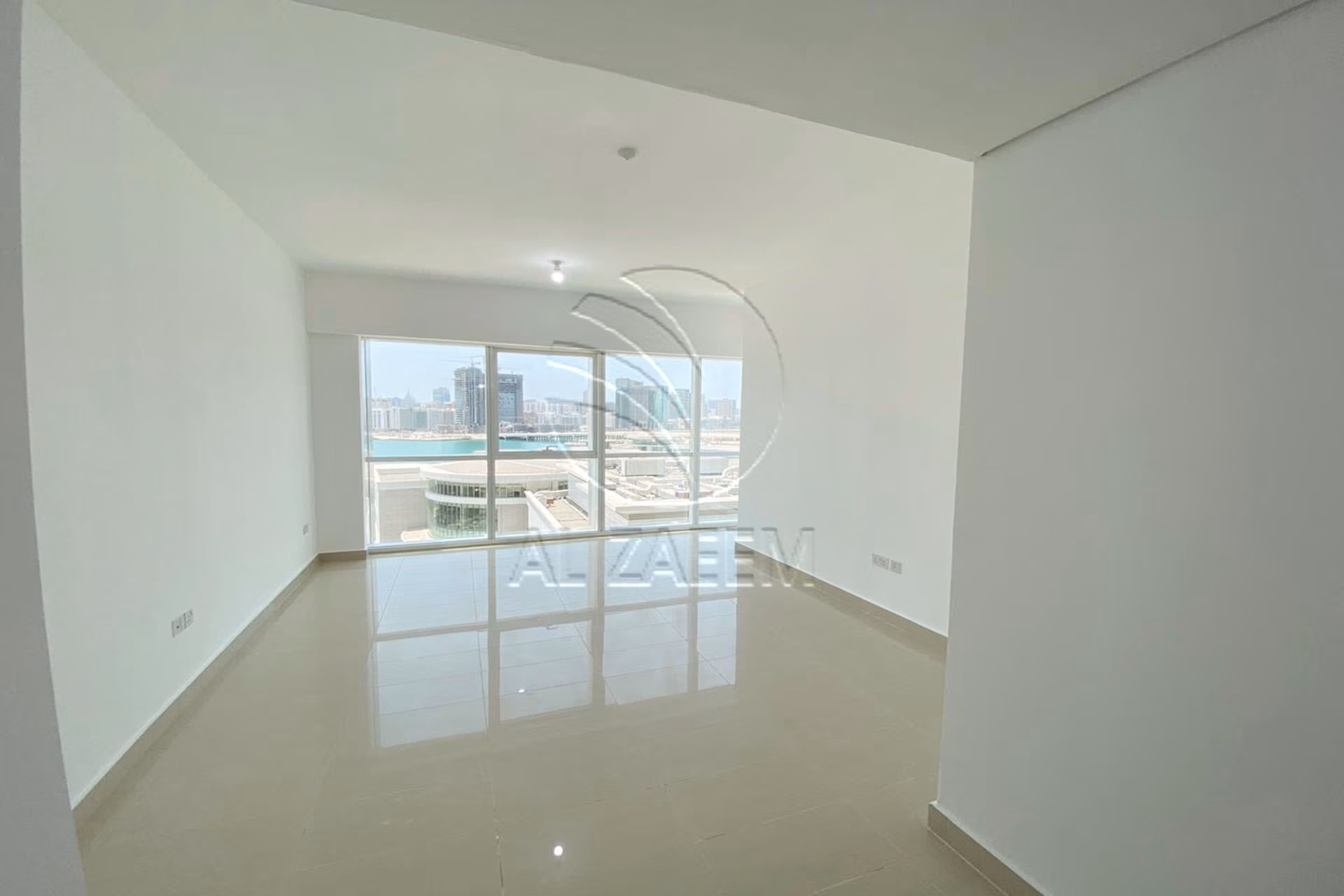 VACANT and Spacious Unit with Marina Views