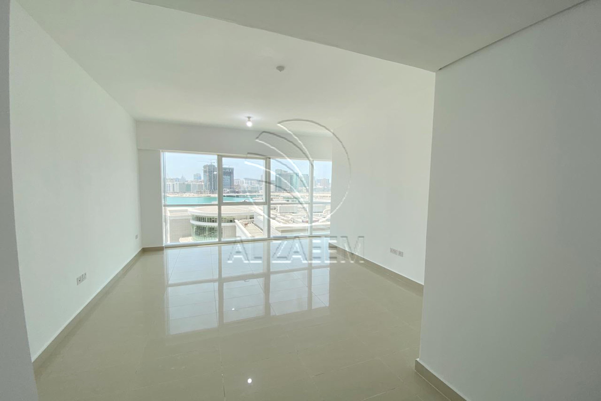 VACANT and Spacious Unit with Marina Views