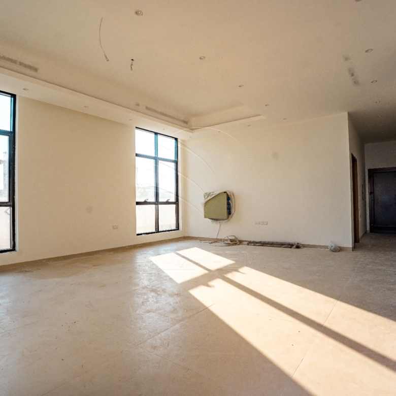√Single Row l Landscaped l 2Y Maintenance free√